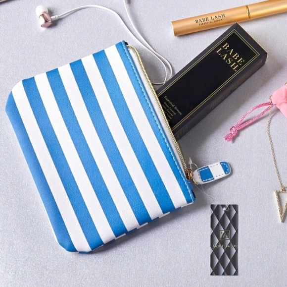 Mollie Jacob Beach Chic Pouch - Picture 2 of 4